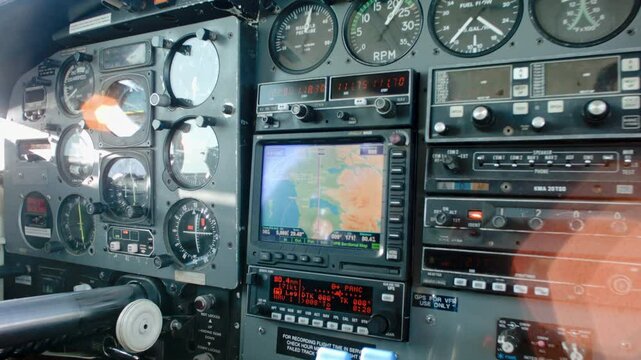 Piper PA-31 Flight Instruments During Flight and GPS