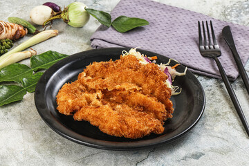 Tonkatsu fried cutlet with cabbage