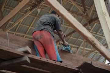 From skilled shipbuilders to unique outdoor locations, every detail reflects a harmonious blend of culture and functionality.