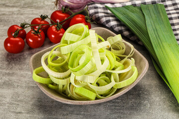 Fresh ripe green leek slices