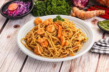 Pasta spaghetti with prawn and vegetables