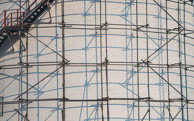 Storage tank oil inspection scaffolding