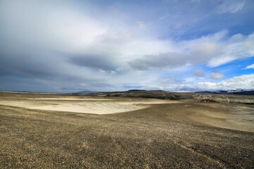 Fototapeta premium il panorama desertico dalla strada nro 32 per Pjorsardalur in Islanda