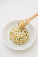 シンプルなチャーハン(具材は玉子・ネギ・しいたけ)