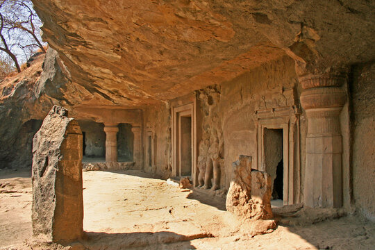 India, Mumbai, Elephanta Island Caves, Gharapuri
