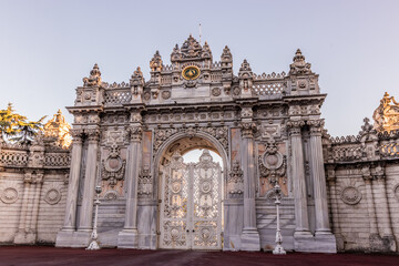 Fototapeta premium Gate of Dolmabahce Palace in Istanbul, Turkey