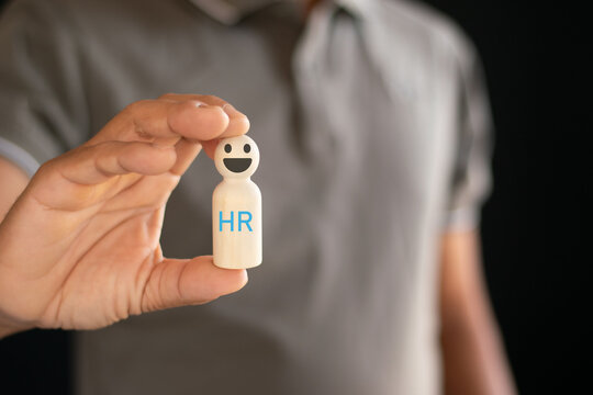 HR experts and their strategic insights across global networks to enable efficient operations.