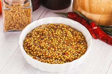 Spicy mustard sauce with seeds