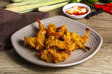 Golden deep prawn tempura wuth sauce