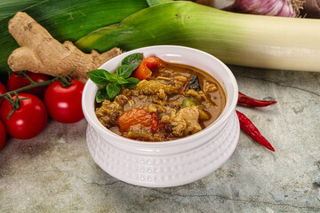 Thai curry with chicken and basil