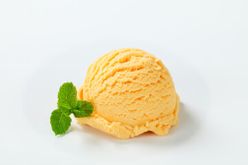 Apricot ice cream