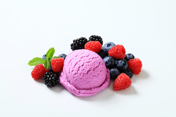 Berry fruit ice cream