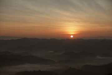 Obraz premium Morning sunlight on a high mountain