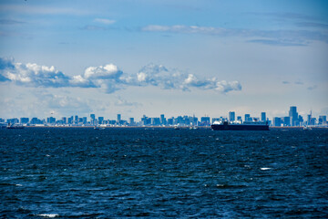 Obraz premium 海ほたるから見た東京のビル群