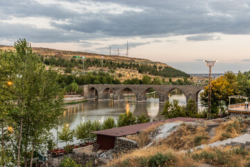Naklejka premium Ancient Dicle Bridge over Tigris river near Diyarbakir, Turkey