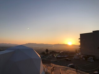 グランピング施設から見る朝日　日本　長野県