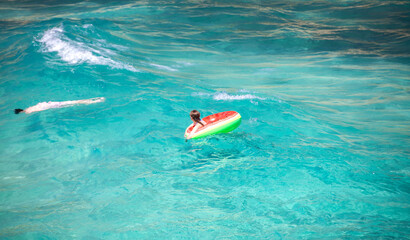 Enjoy swimming in the turquoise sea - 7691