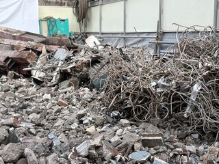 解体現場 demolition of abandoned buildings