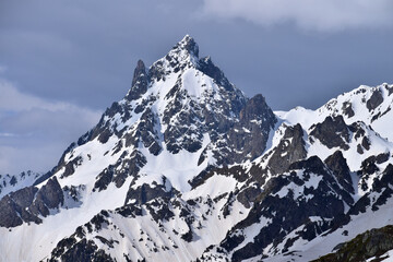 Le Grand Pic de Belledonne (alt 2977 m), vu depuis le Pas de la Coche