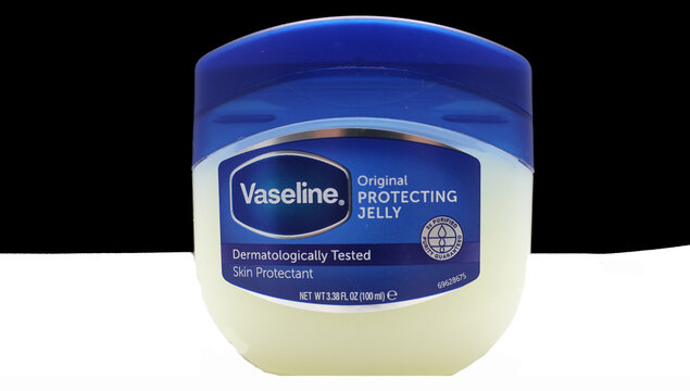 Pot de vaseline pour les soins de la peau