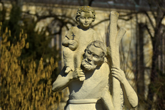 Christophorus-Brunnen in L&uuml;dinghausen
