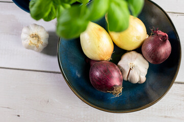 Garlic, onion and Spanish red onion