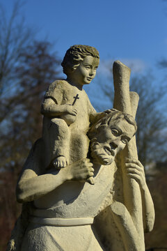 Christophorus-Brunnen in L&uuml;dinghausen
