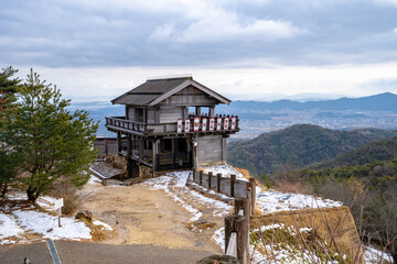 Fototapeta premium 冬の鬼ノ城西門の風景（総社市）