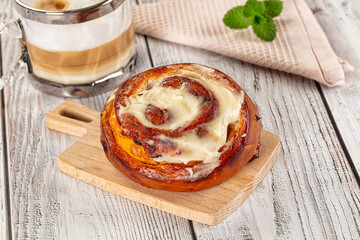 Glazed cinnabon swirl with icing