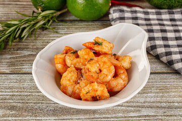 Roasted shrimps in the bowl