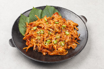  Chicken feet is a dish made by stir-frying trimmed chicken feet with red pepper powder, red pepper paste, and various seasonings.
       
