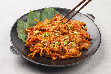  Chicken feet is a dish made by stir-frying trimmed chicken feet with red pepper powder, red pepper paste, and various seasonings.
       