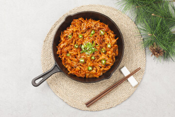  Chicken feet is a dish made by stir-frying trimmed chicken feet with red pepper powder, red pepper paste, and various seasonings.
       