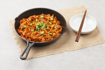  Chicken feet is a dish made by stir-frying trimmed chicken feet with red pepper powder, red pepper paste, and various seasonings.
       