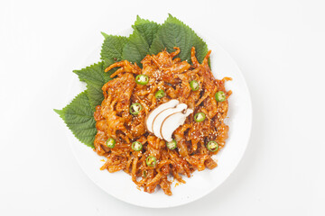  Chicken feet is a dish made by stir-frying trimmed chicken feet with red pepper powder, red pepper paste, and various seasonings.
       