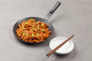  Chicken feet is a dish made by stir-frying trimmed chicken feet with red pepper powder, red pepper paste, and various seasonings.
       