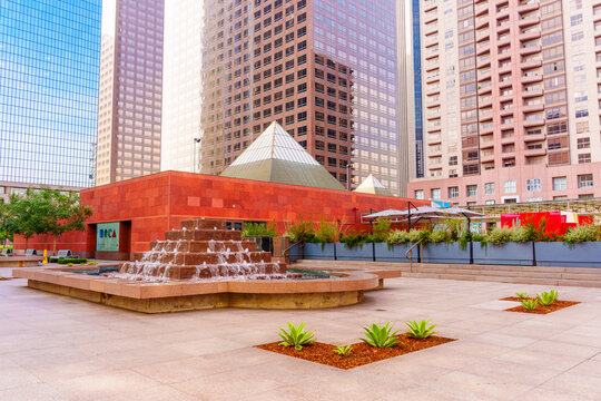 Los Angeles, California - December 3, 2024: Contemporary Fountain and Architecture at MOCA Plaza in Downtown LA