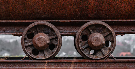 Räder einer alten Güterlore