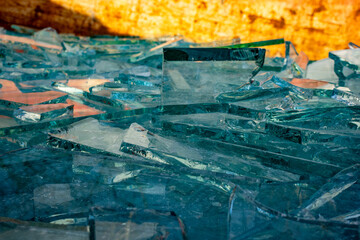 Glasbruch im Wertstoff Container