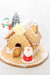 クリスマスのお菓子　お菓子の家