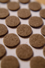 Set de almohadillas de fieltro para patas de mueble y protecci&oacute;n de suelos