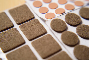 Set de almohadillas de fieltro para patas de mueble y protección de suelos