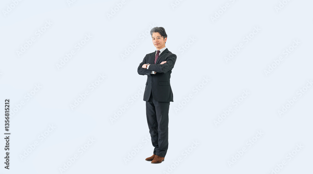 Poster 腕組みして立つミドルエイジ男性ビジネスパーソンの全身写真（切り抜き背景透過pngも販売しております。↓作成者リンクから「png」で検索してください）