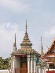 Fototapeta premium Intricate Temple Details in Bangkok – Ornate Thai Architecture and Golden Embellishments