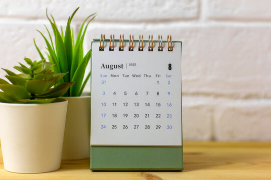 Hello August, August 2025 desk calendar for planning.