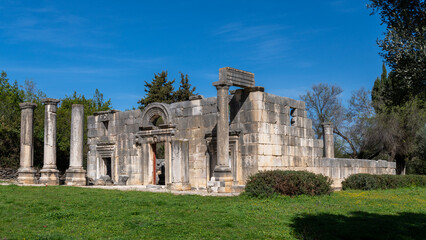 Fototapeta premium The facade of the ancient Bar'am Synagogue in Bar'am National Park in northern Israel near the Lebanese border. 