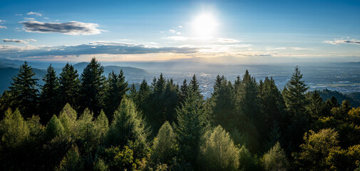 Sonnenuntergang über Freiburg im Breisgau / Südschwarzwald