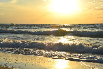 Naklejka premium Meer, Ostsee, Wellen , Brandung, Sonne, Licht