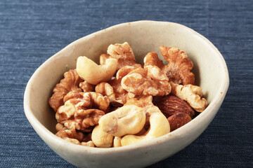 ミックスナッツ