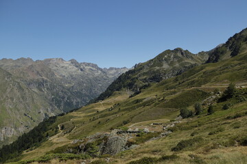 Naklejka premium ARTOUSTE LARUNS. PIRINEO FRANCES. EUROPA. 